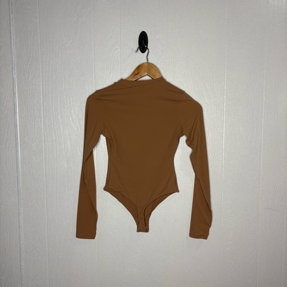 NWT Skims fits everybody long sleeve Crewneck bodysuit size small Sienna - Picture 11 of 11